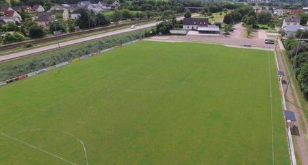 Rasenplatz in Schoden